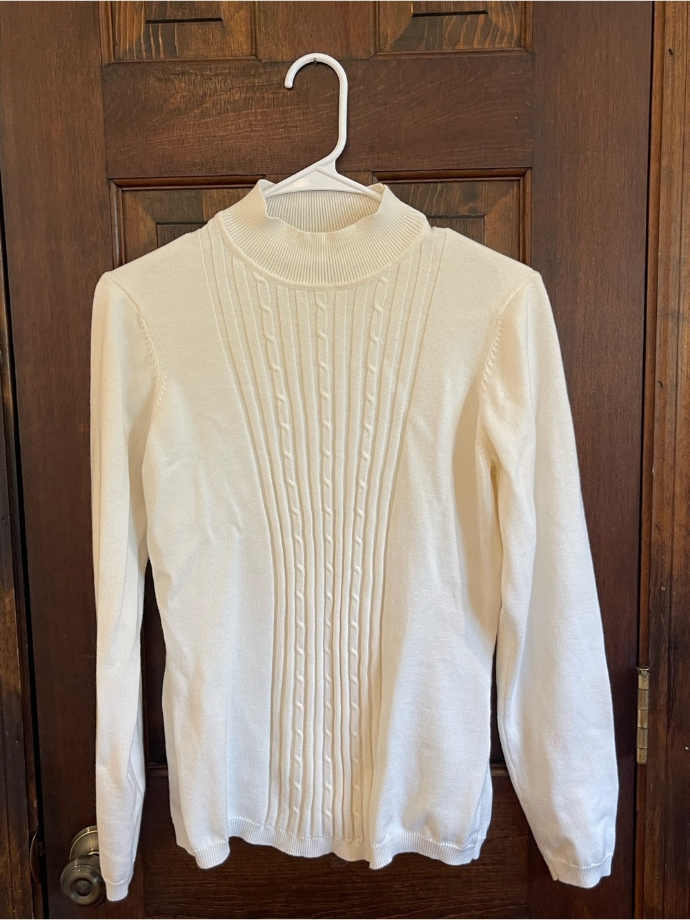 Van Heusen Cream Mock Neck Sweater Women’s Medium Fall Layering